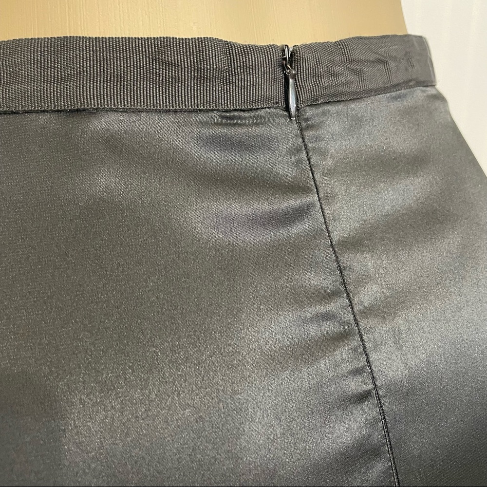 100% Silk Black Floral Embroidered Knee Length Skirt Size 6 Like New - Picture 11 of 17